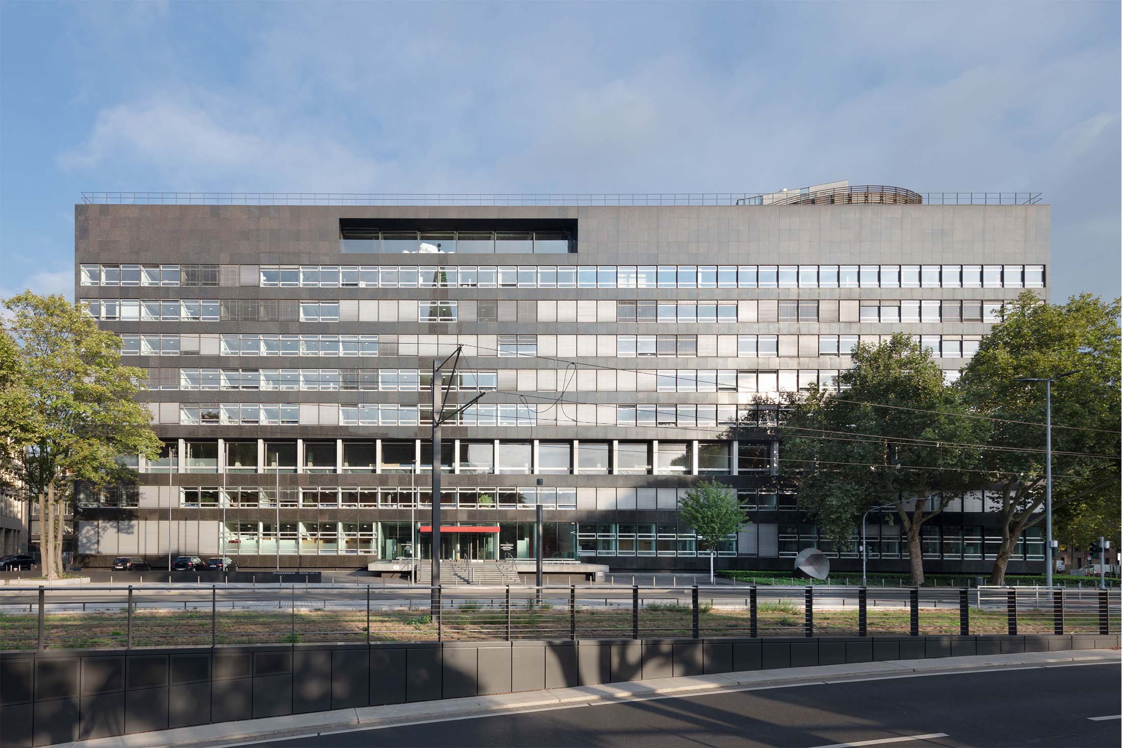 Außenansicht der Bundesbank in Düsseldorf