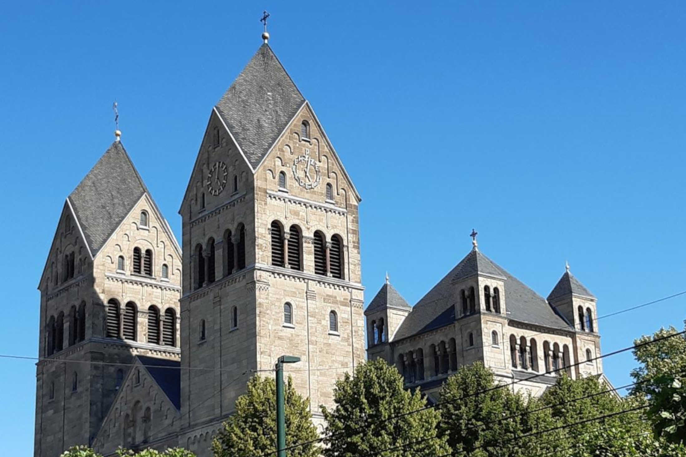 die Kirche St. Antonius in Oberkassel ist Spielort des Düsseldorf Festivals
